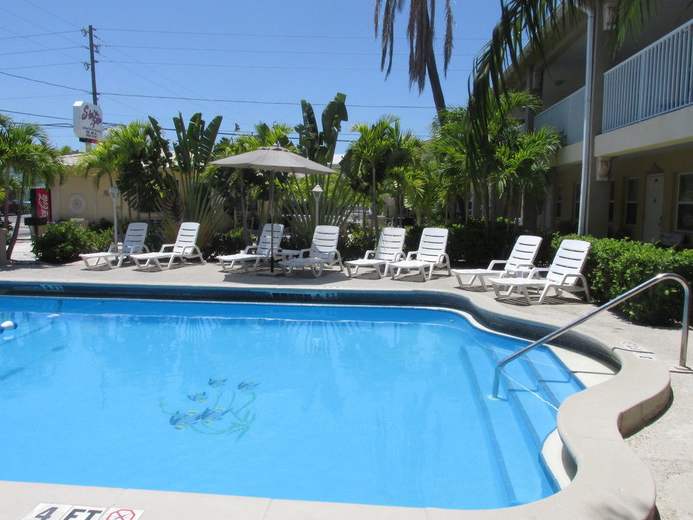The Costal Hotel Clearwater Exterior photo